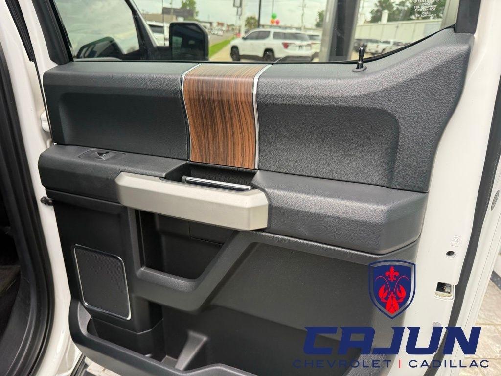 Ford F-150 Lariat SuperCrew 5.5-ft. Bed 2WD 2016