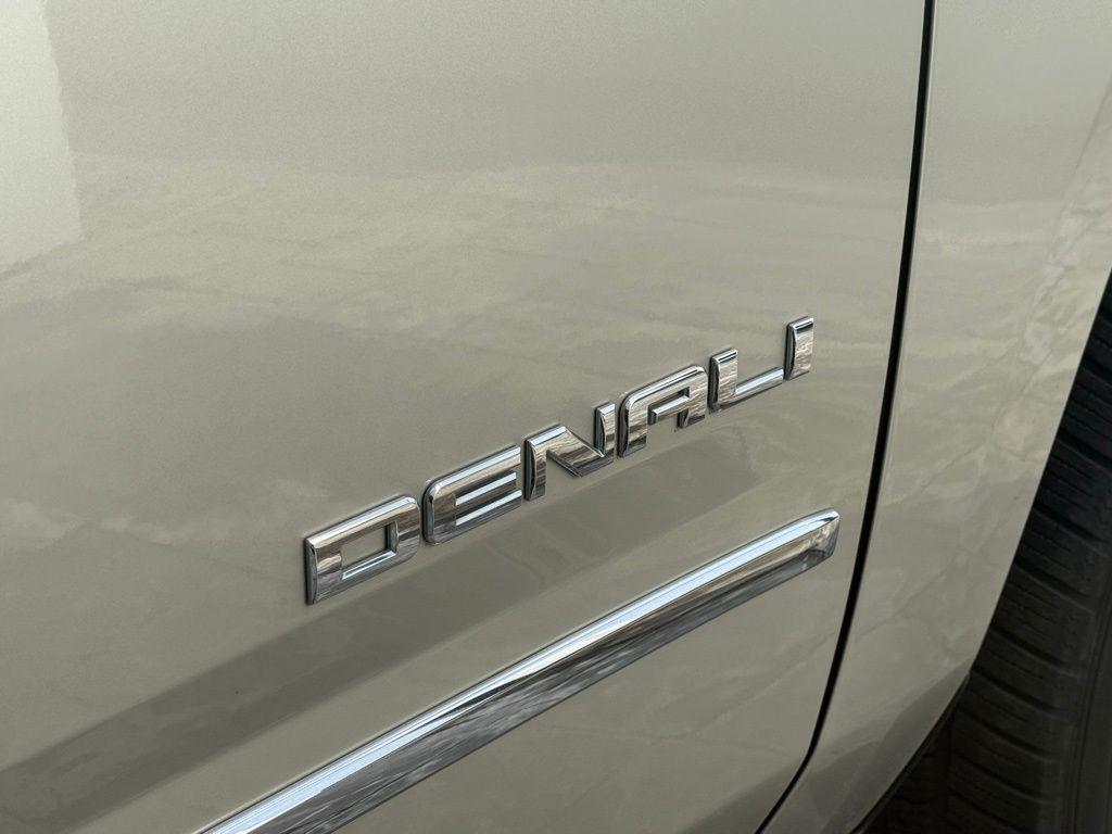 GMC Yukon Denali 2WD 2017