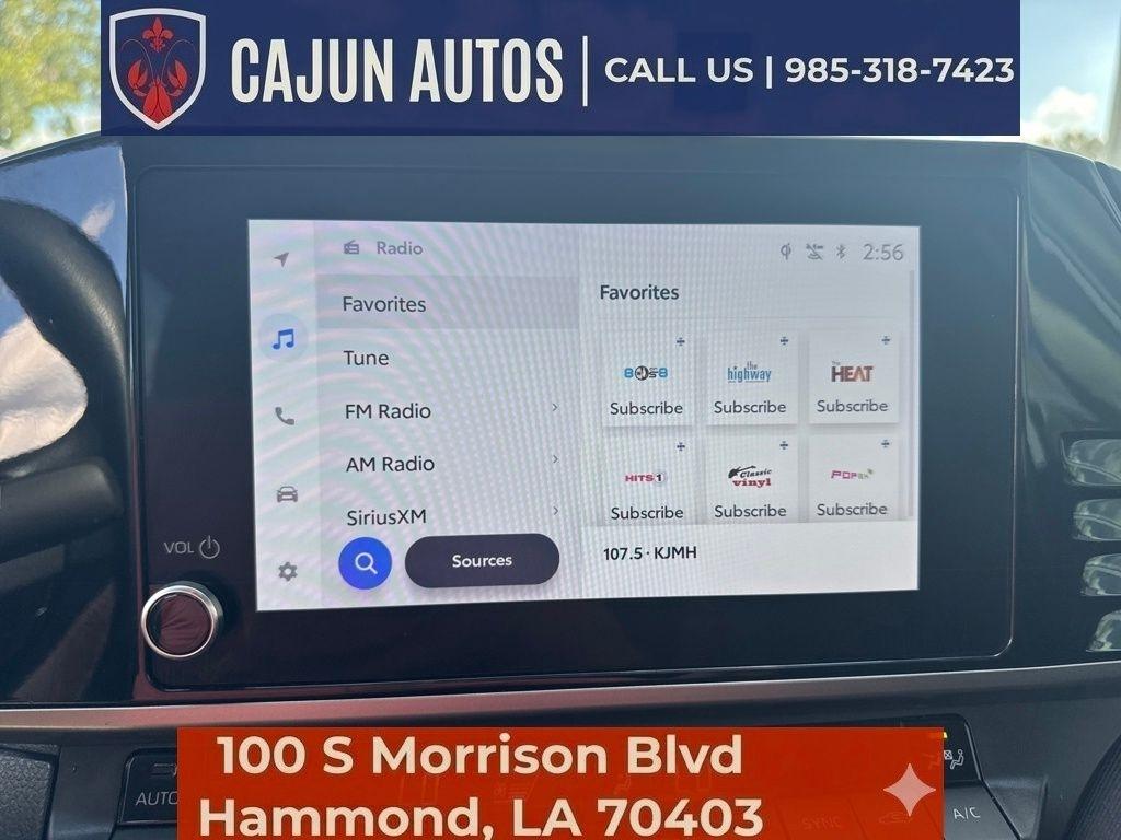 Toyota Camry Hybrid XLE 2025