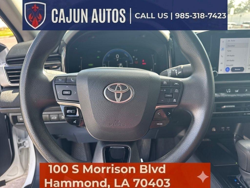 Toyota Camry Hybrid XLE 2025