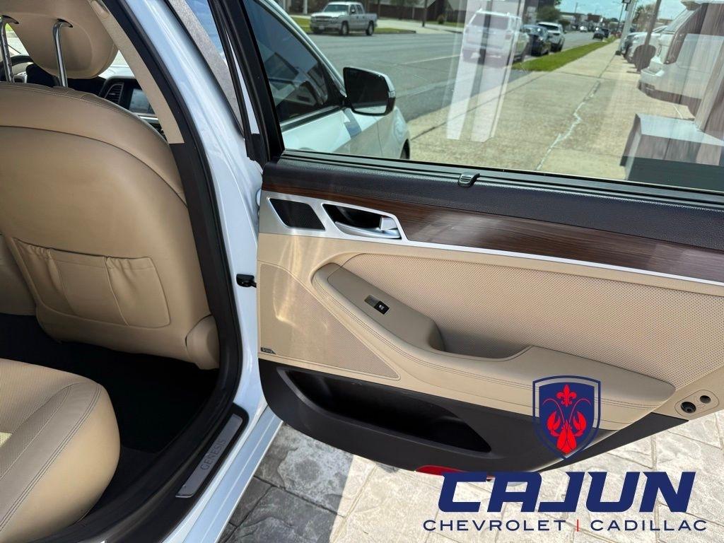 Hyundai Genesis 3.8L 2016