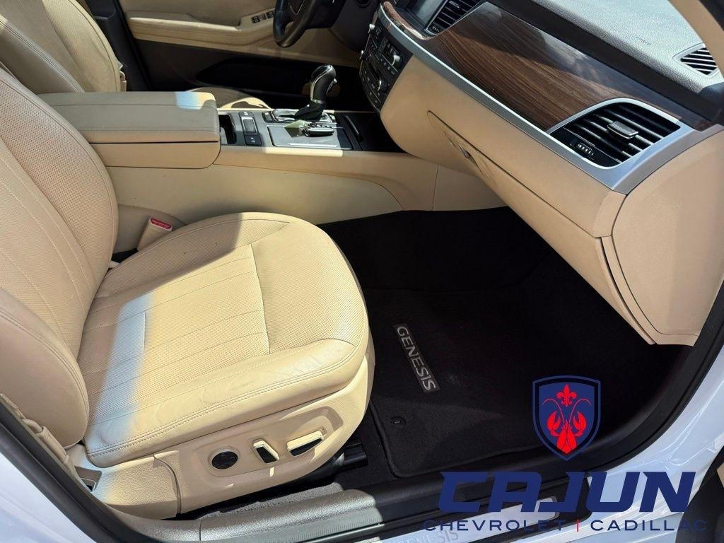 Hyundai Genesis 3.8L 2016