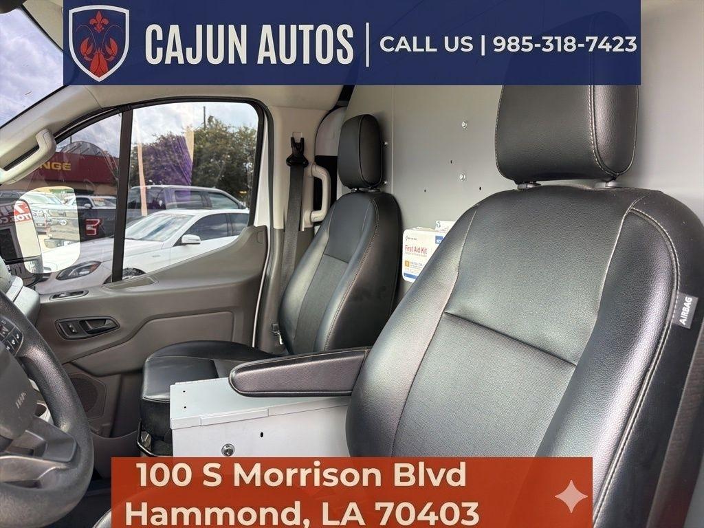 Ford Transit 250 Van Low Roof w/Sliding Pass. 130-in. WB 2021