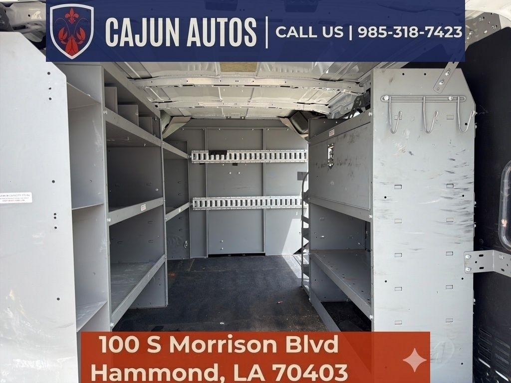 Ford Transit 250 Van Low Roof w/Sliding Pass. 130-in. WB 2021