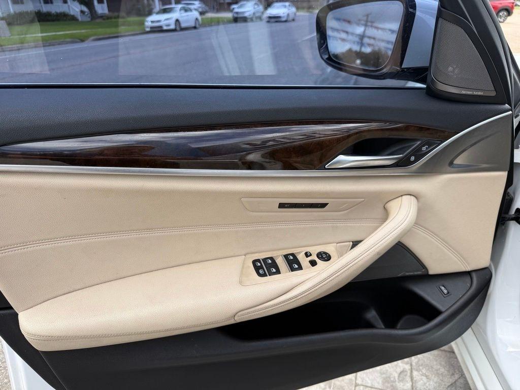 BMW 5-Series 530i 2017
