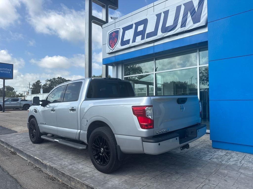 Nissan Titan SL Crew Cab 2WD 2017