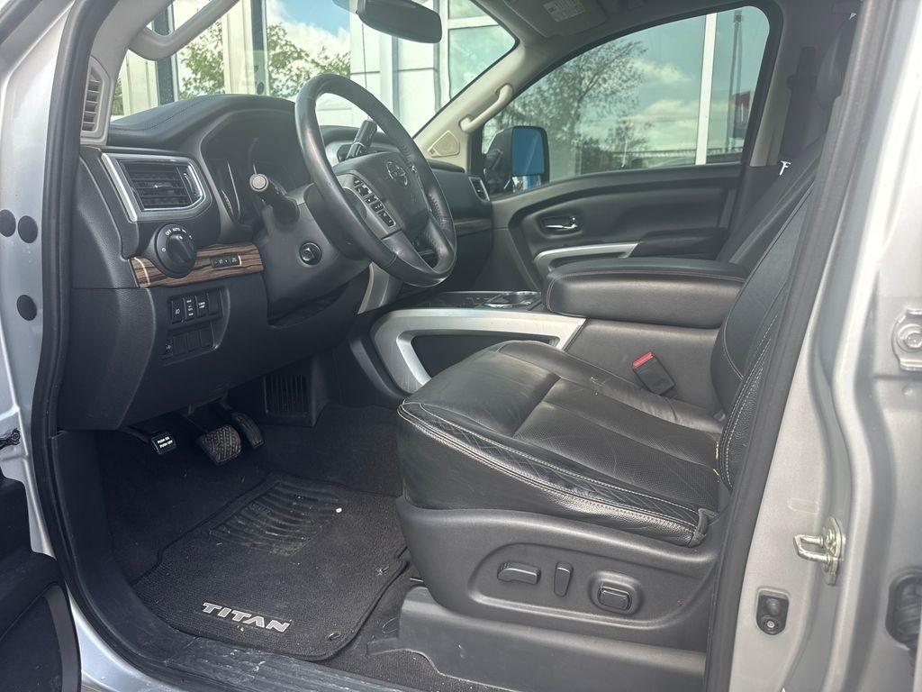 Nissan Titan SL Crew Cab 2WD 2017