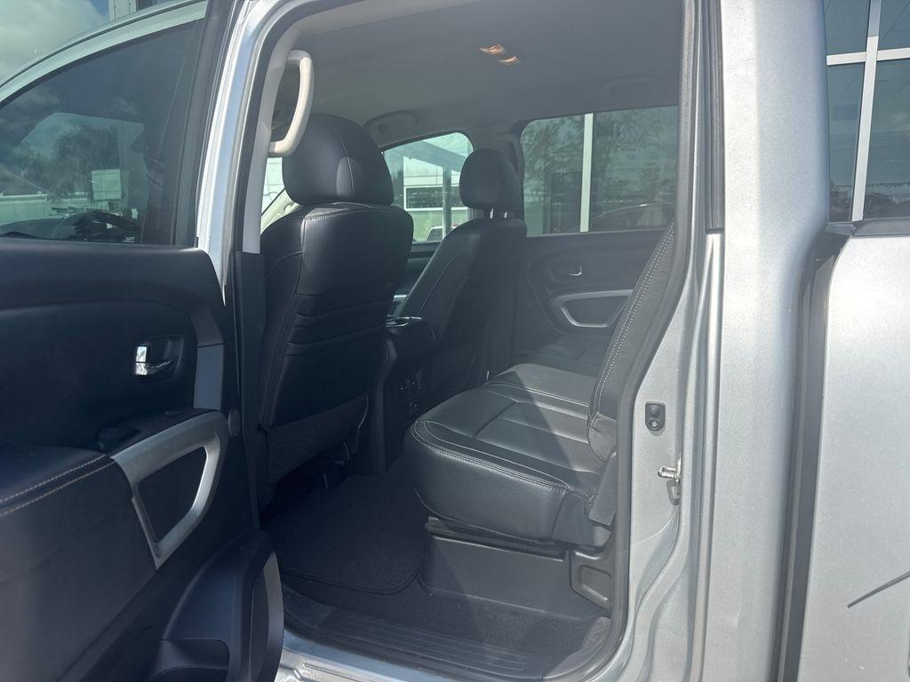 Nissan Titan SL Crew Cab 2WD 2017