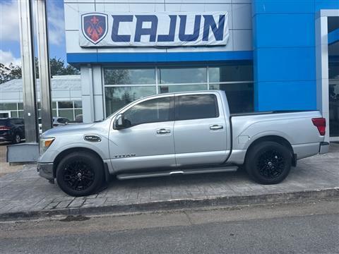 2017 Nissan Titan SL Crew Cab 2WD
