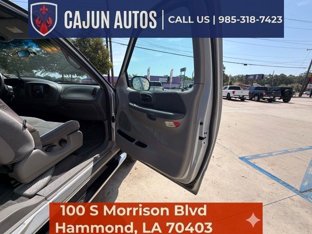 Ford F-150 XLT SuperCab Long Bed 4WD 2002