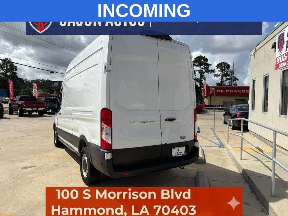 Ford Transit 250 Van Low Roof w/Sliding Pass. 130-in. WB 2021