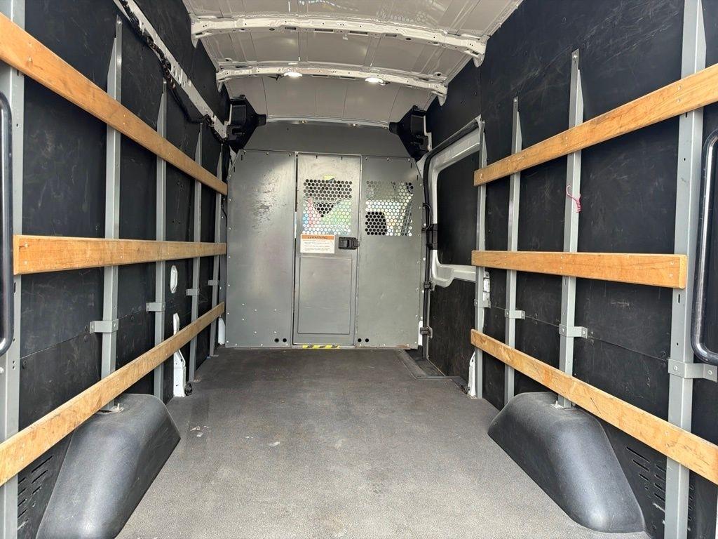 Ford Transit 250 Van Low Roof w/Sliding Pass. 130-in. WB 2021