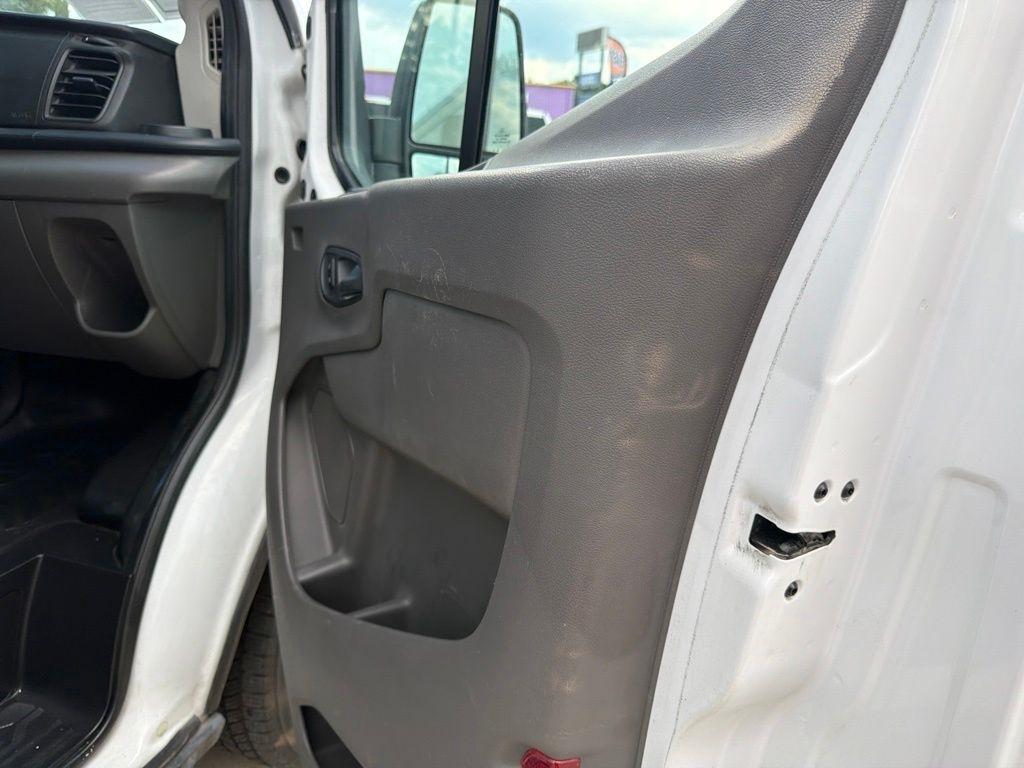 Ford Transit 250 Van Low Roof w/Sliding Pass. 130-in. WB 2021