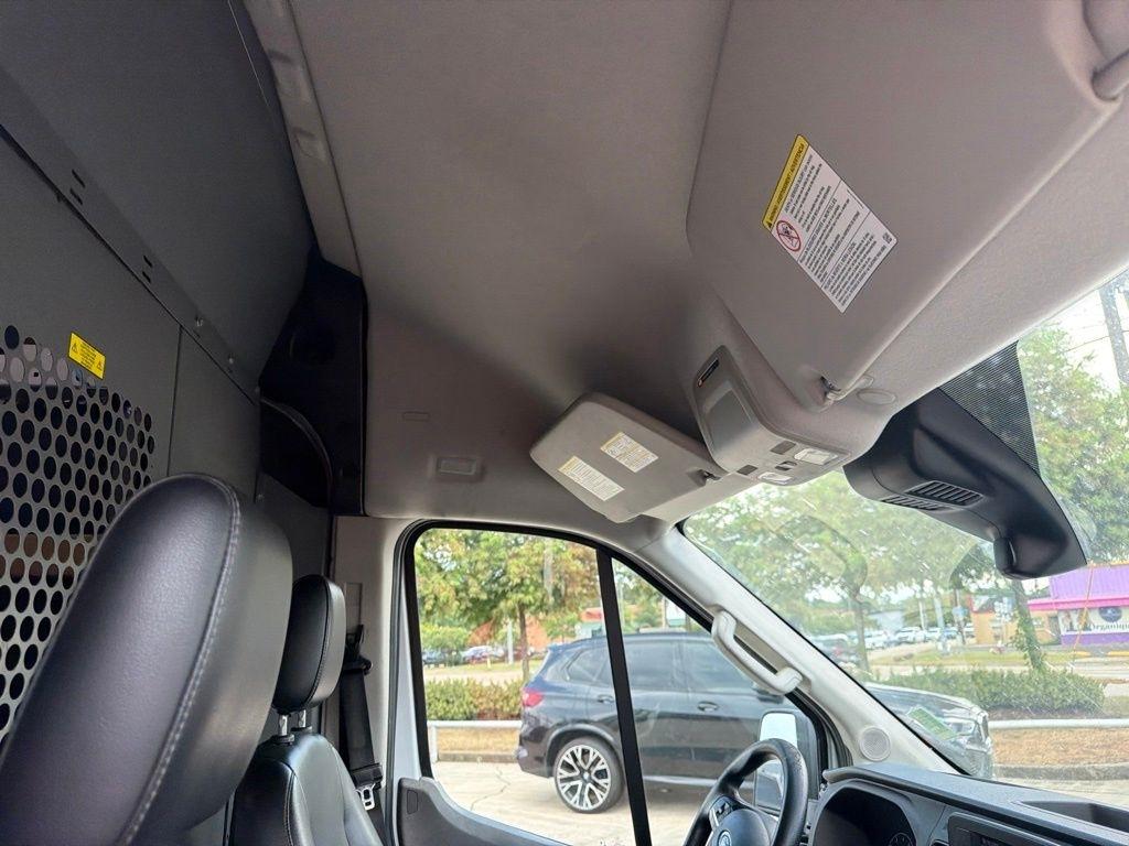 Ford Transit 250 Van Low Roof w/Sliding Pass. 130-in. WB 2021