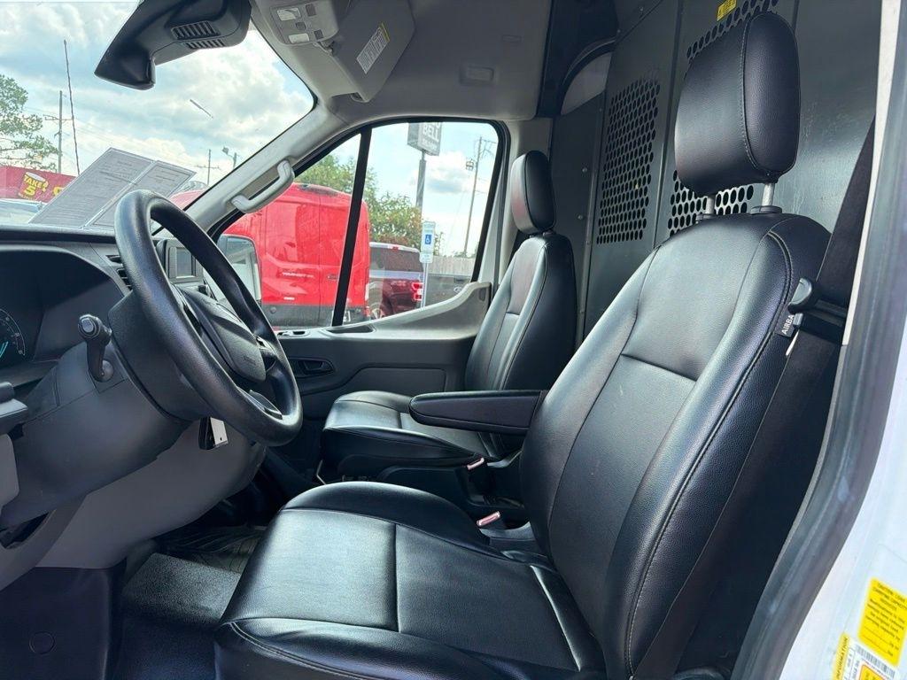 Ford Transit 250 Van Low Roof w/Sliding Pass. 130-in. WB 2021