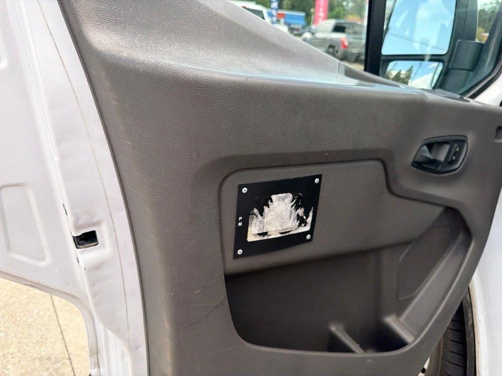 Ford Transit 250 Van Low Roof w/Sliding Pass. 130-in. WB 2021