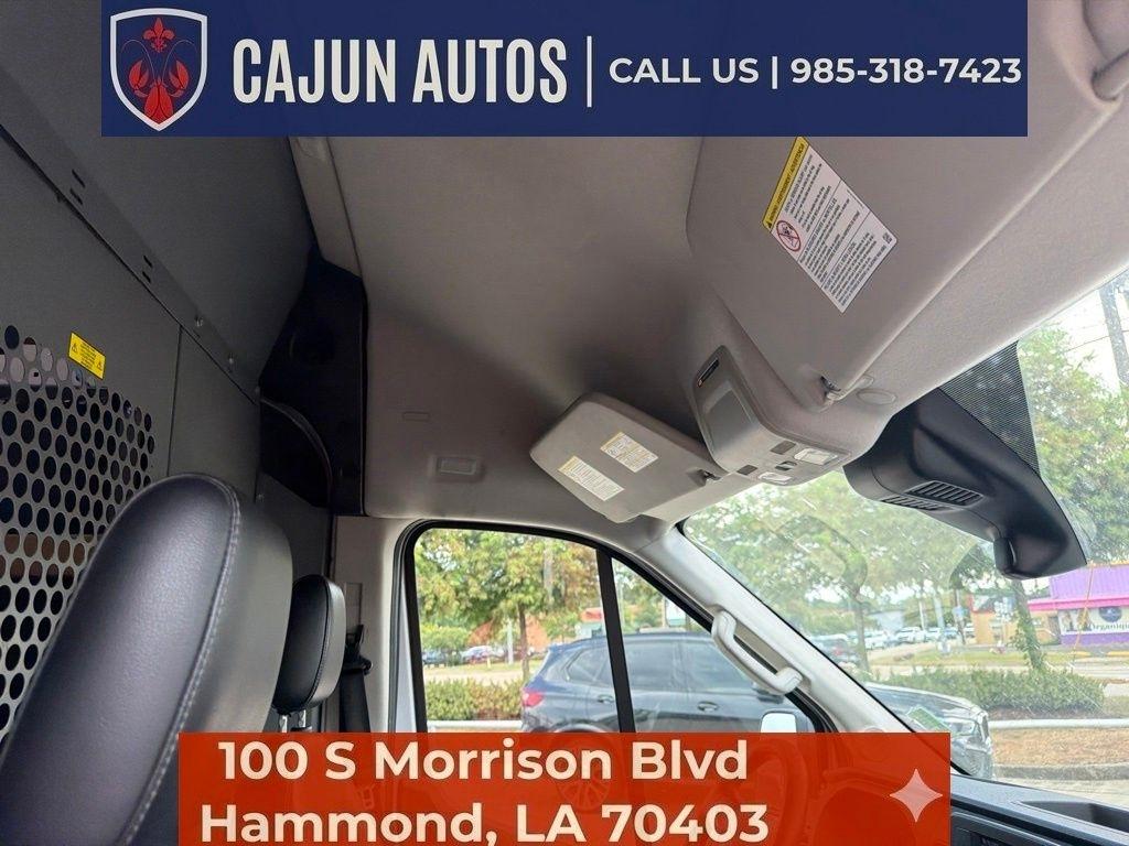 Ford Transit 250 Van Low Roof w/Sliding Pass. 130-in. WB 2021