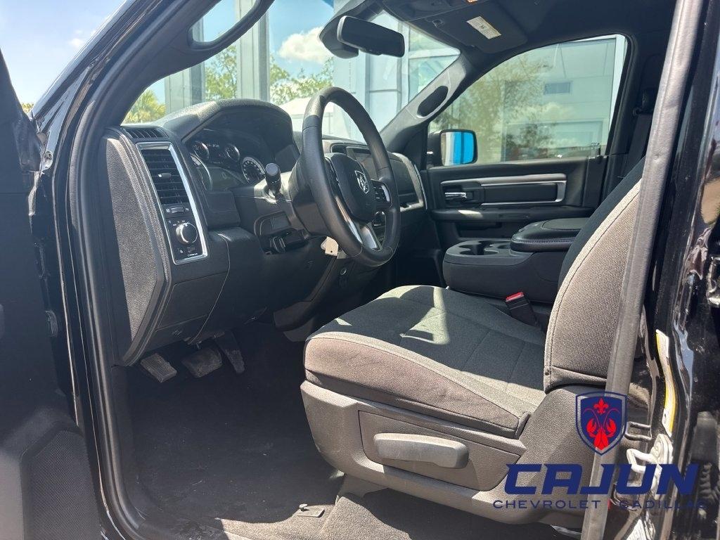 RAM 1500 Classic Tradesman Crew Cab SWB 4WD 2023