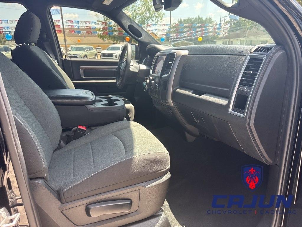 RAM 1500 Classic Tradesman Crew Cab SWB 4WD 2023