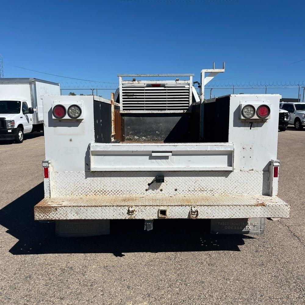 Ford F-350 SD XL SuperCab Long Bed 4WD DRW 2023