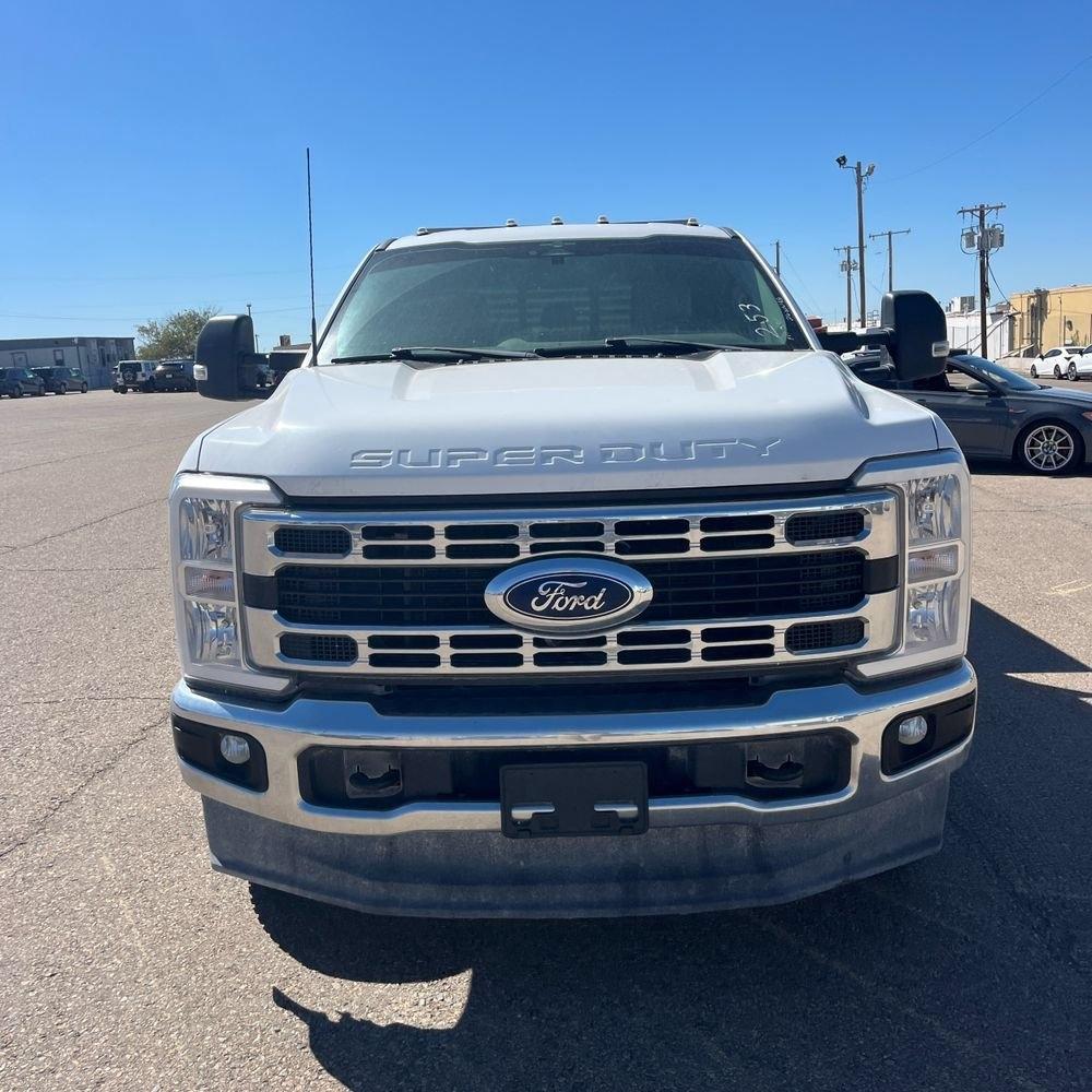 Ford F-350 SD XL SuperCab Long Bed 4WD DRW 2023
