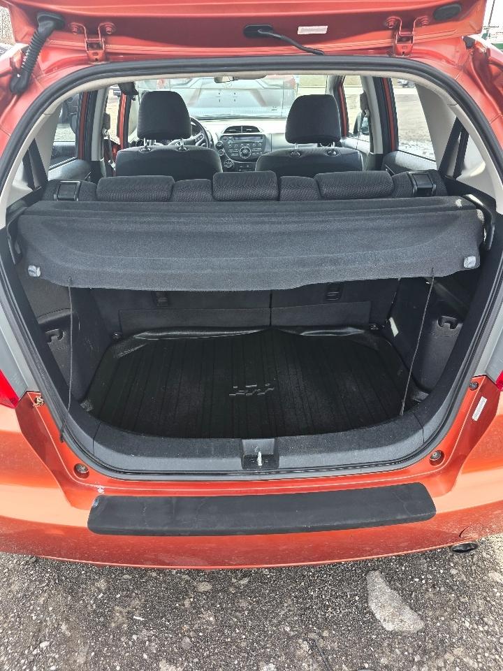 Honda Fit Sport 5-Speed MT 2012