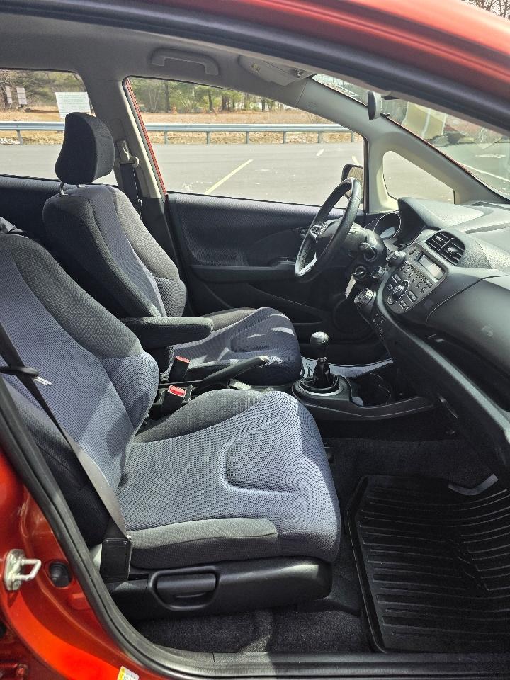 Honda Fit Sport 5-Speed MT 2012