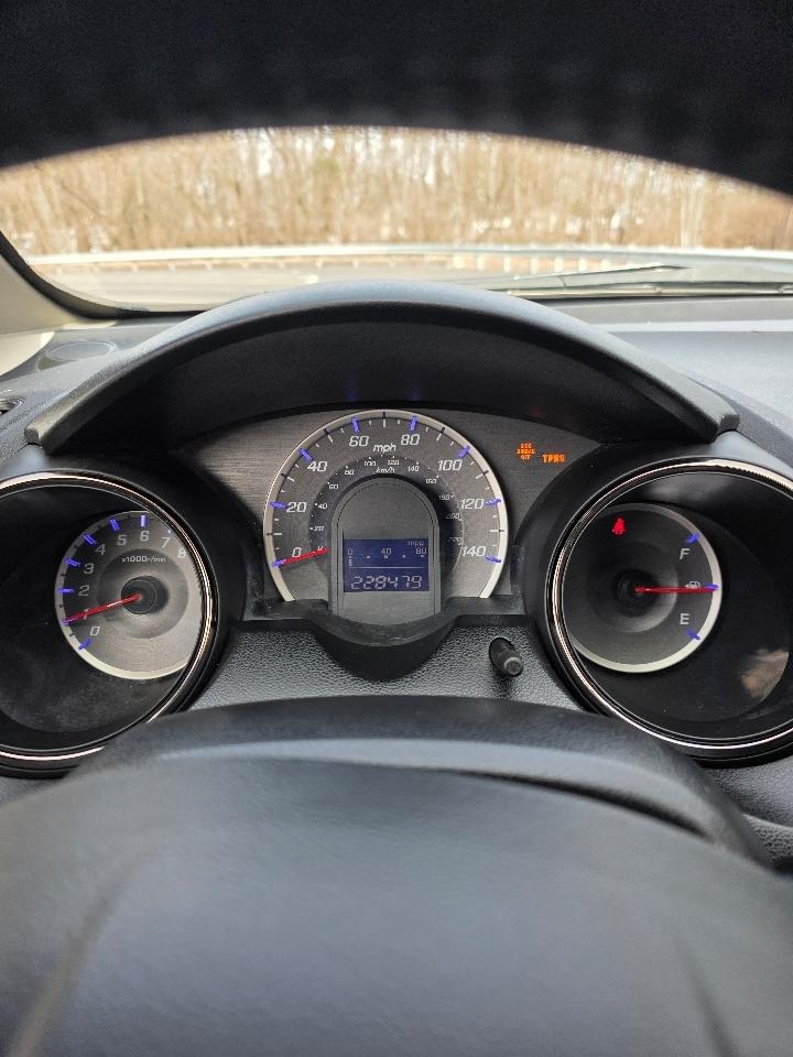 Honda Fit Sport 5-Speed MT 2012