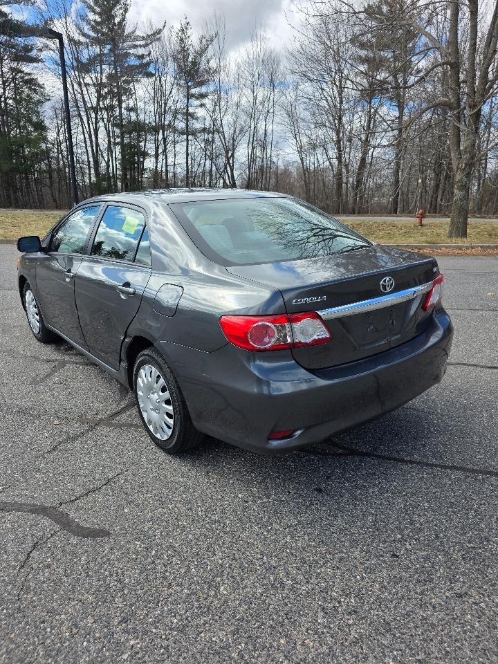 Toyota Corolla S 5-Speed MT 2012