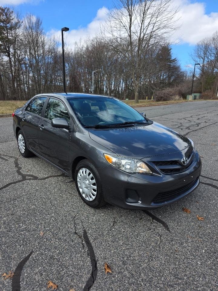 Toyota Corolla S 5-Speed MT 2012