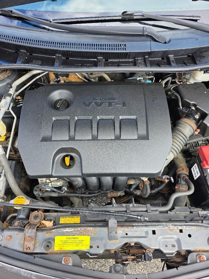 Toyota Corolla S 5-Speed MT 2012