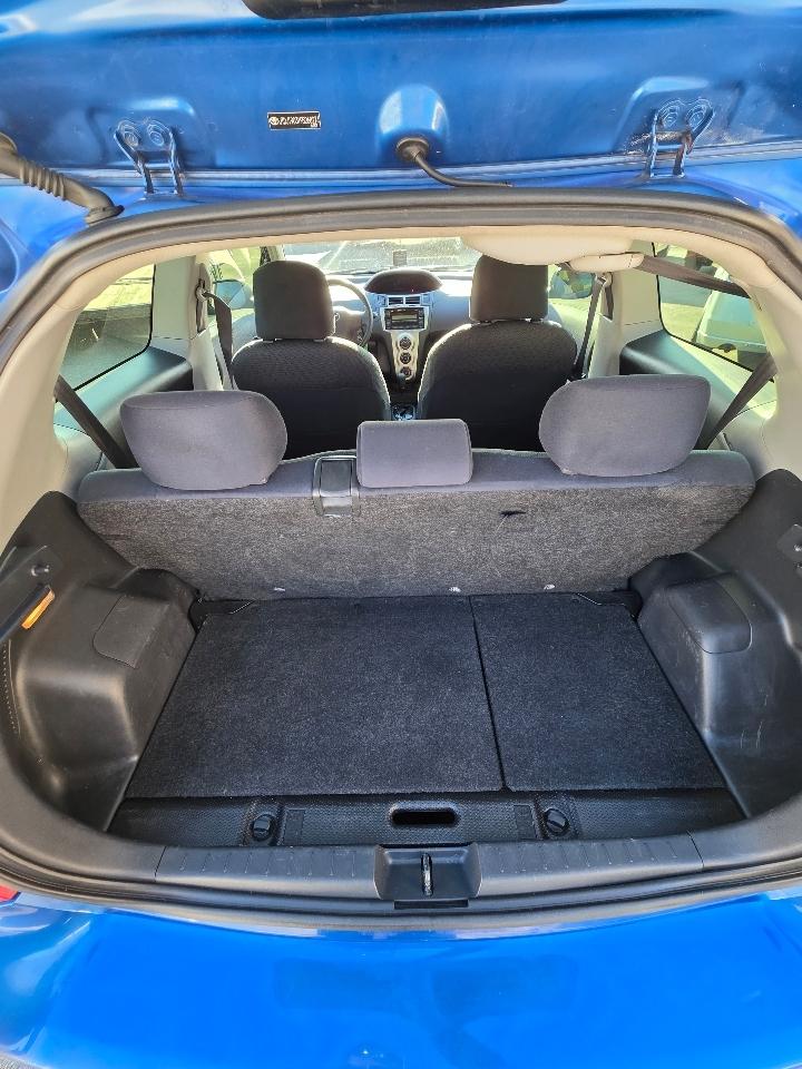 Toyota Yaris Liftback 3-Door AT 2009