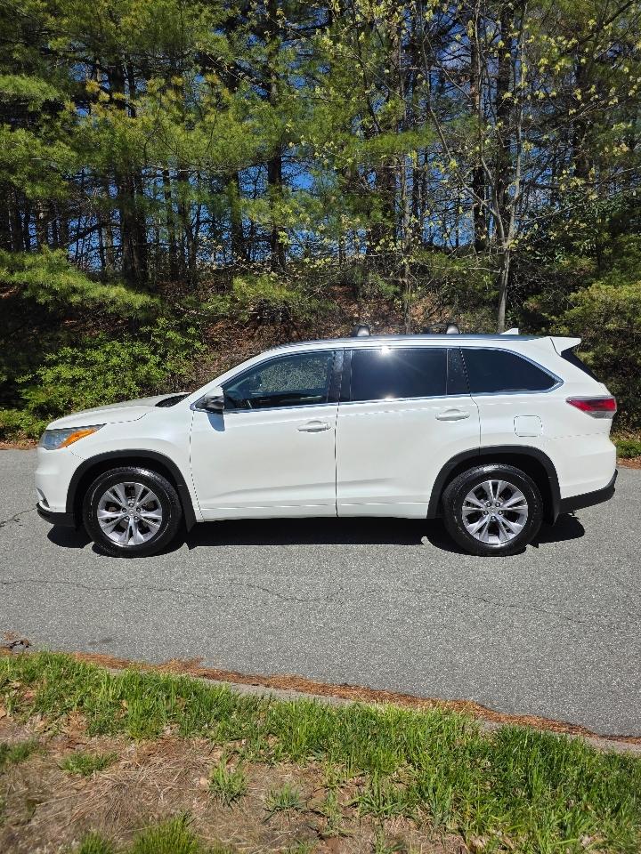 Toyota Highlander XLE AWD V6 2014