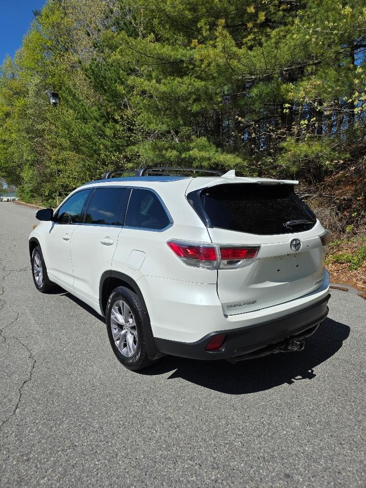 Toyota Highlander XLE AWD V6 2014