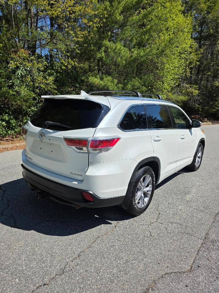 Toyota Highlander XLE AWD V6 2014