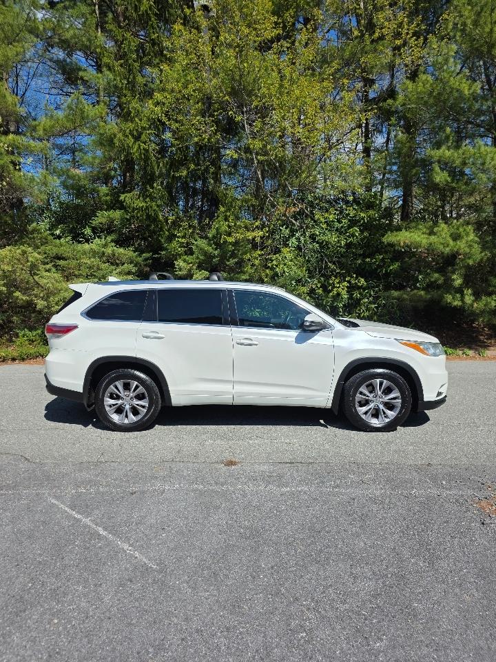 Toyota Highlander XLE AWD V6 2014
