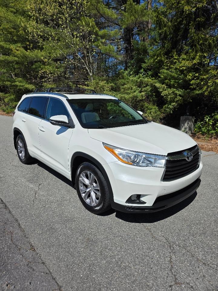 Toyota Highlander XLE AWD V6 2014