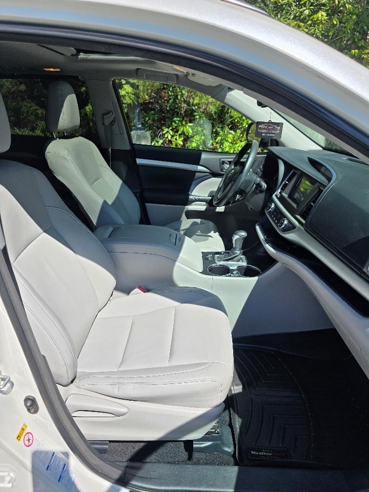 Toyota Highlander XLE AWD V6 2014