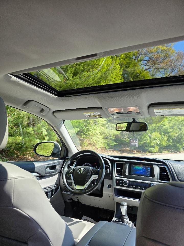 Toyota Highlander XLE AWD V6 2014