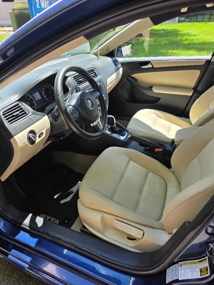 Volkswagen Jetta SE 2012