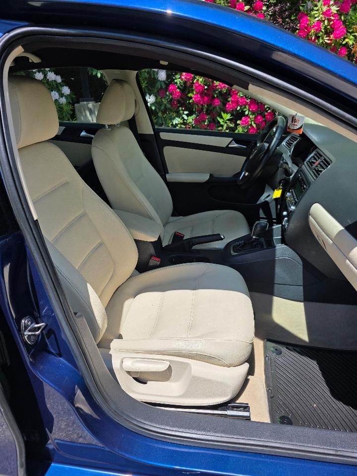 Volkswagen Jetta SE 2012
