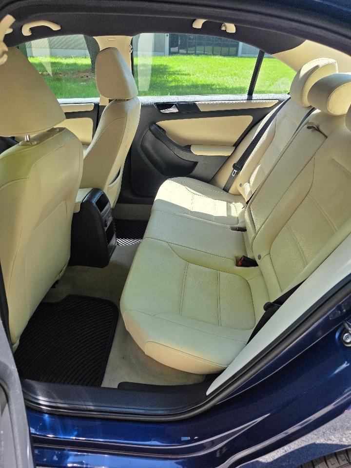 Volkswagen Jetta SE 2012