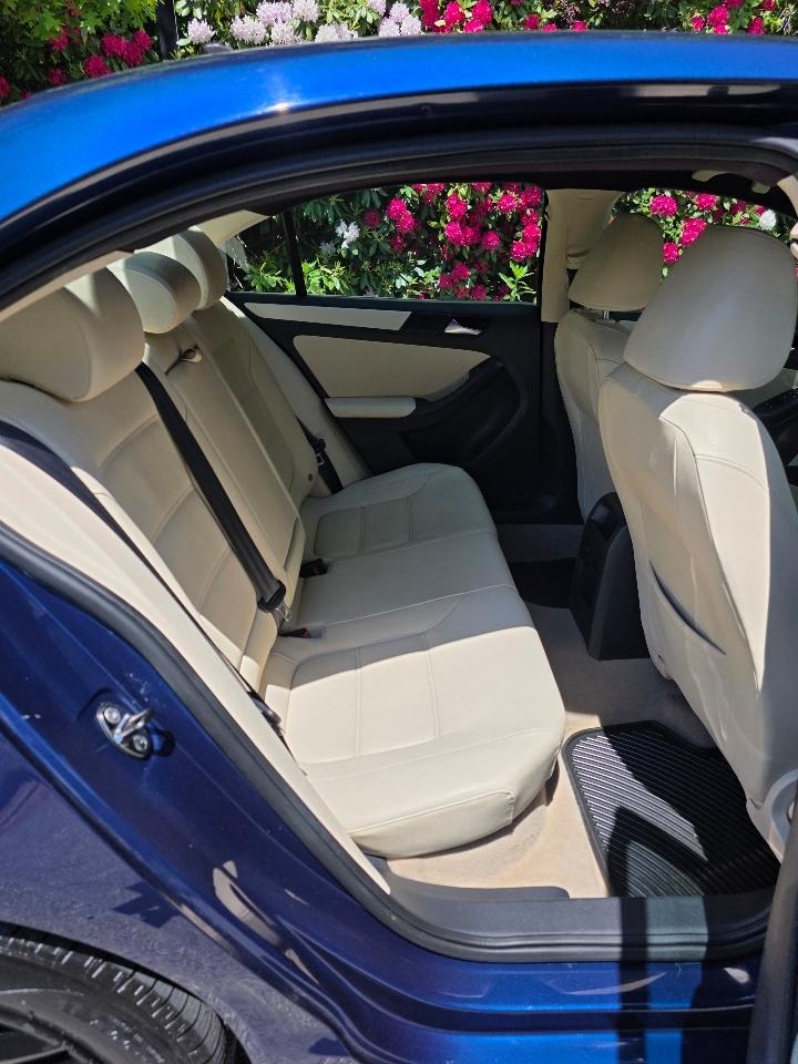 Volkswagen Jetta SE 2012