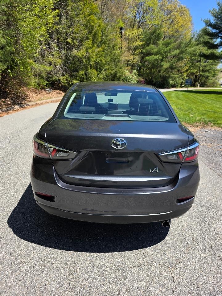 Toyota Yaris iA 6A 2018