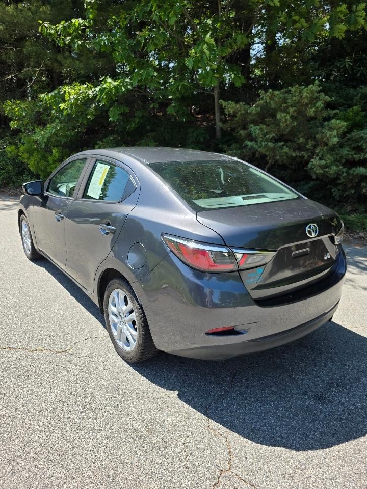 Toyota Yaris iA 6A 2018