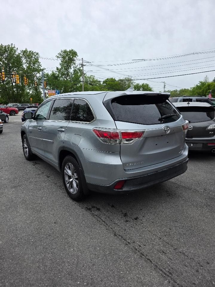 Toyota Highlander XLE AWD V6 2014