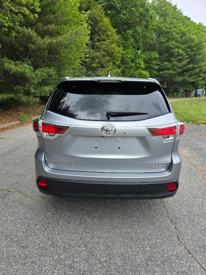 Toyota Highlander XLE AWD V6 2014