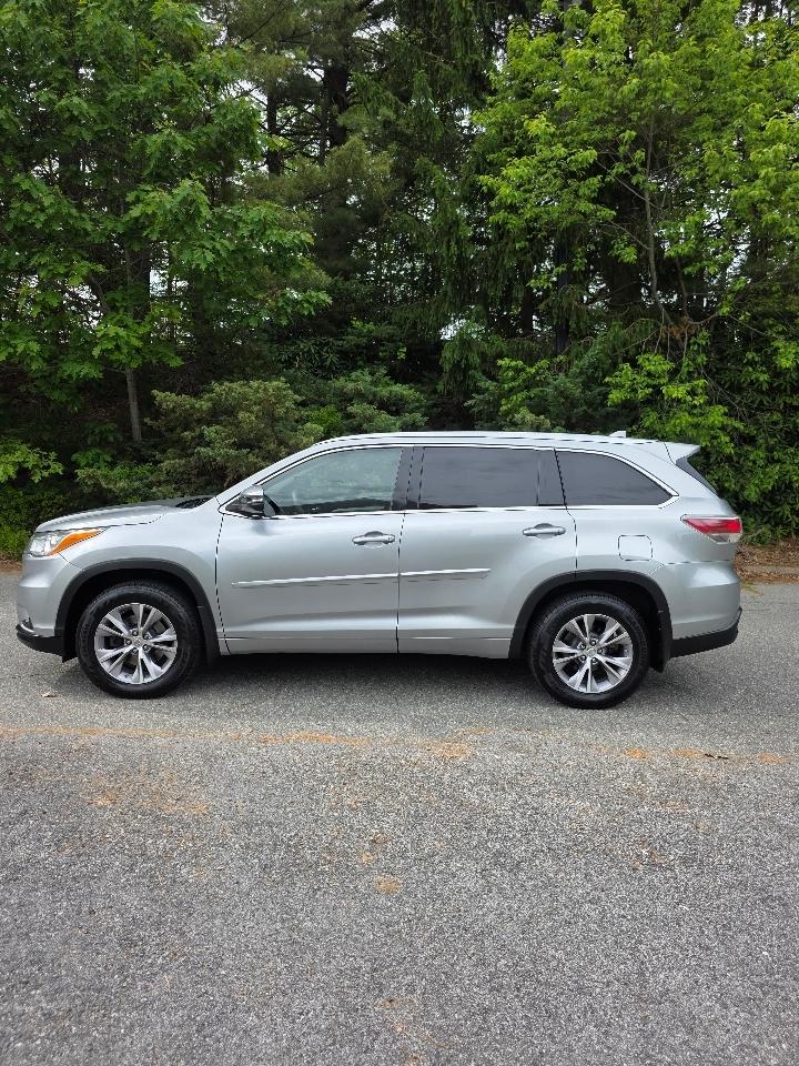 Toyota Highlander XLE AWD V6 2014