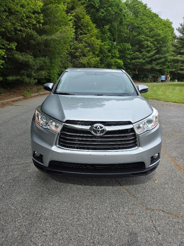 Toyota Highlander XLE AWD V6 2014