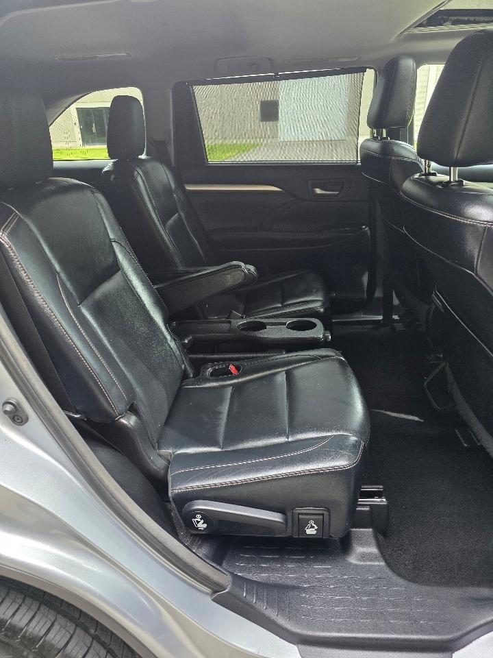 Toyota Highlander XLE AWD V6 2014